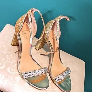 Special event women 4 inches